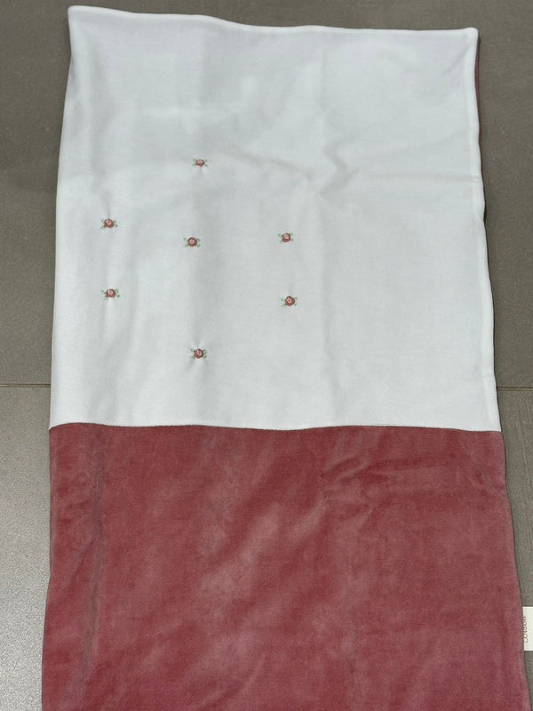 Coperta culla carrozzina in ciniglia color rosa antico e bianco con roselline ricamate