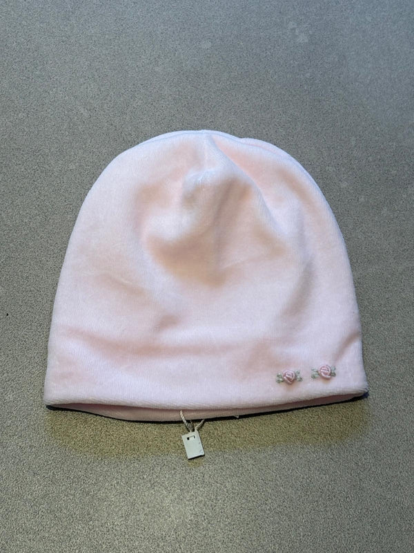 Cappellino in ciniglia fondo rosa con roselline
