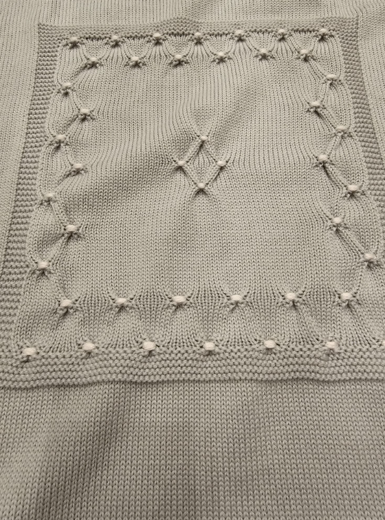 Coperta in lana ricamata