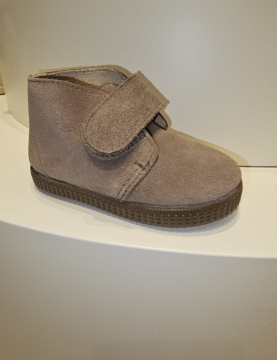 Scarpa polacchina in camoscio tortora