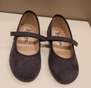 Scarpa ballerina in serratex grigia con cinturino