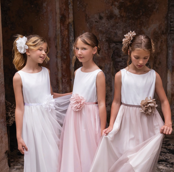 Abito in raso con gonna in tulle