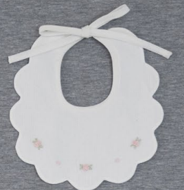 Bavetta smerlata con ricamo roselline rosa