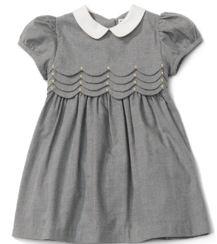 Abito in flanella grigio con cappe sul corpetto e ricamo