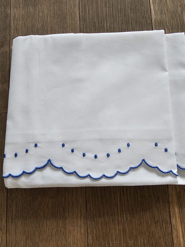 Lenzuolo culla- carrozzina pois con ricamo azzurro